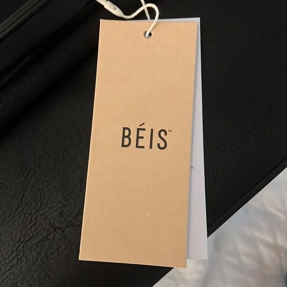 BIES Weekender Bag!! Brand New Never Used! - Picture 4 of 9